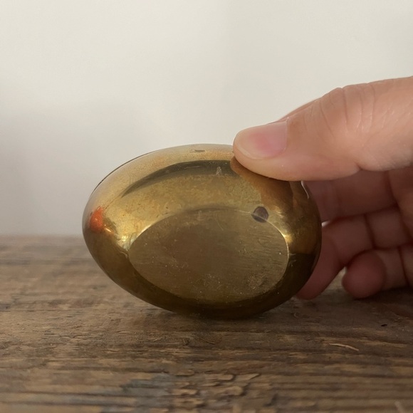Solid brass egg trinket box - Picture 4 of 6